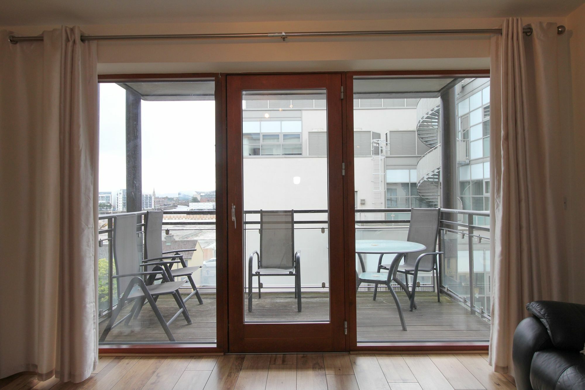 Point Village Modern Apartment Dublin Ngoại thất bức ảnh